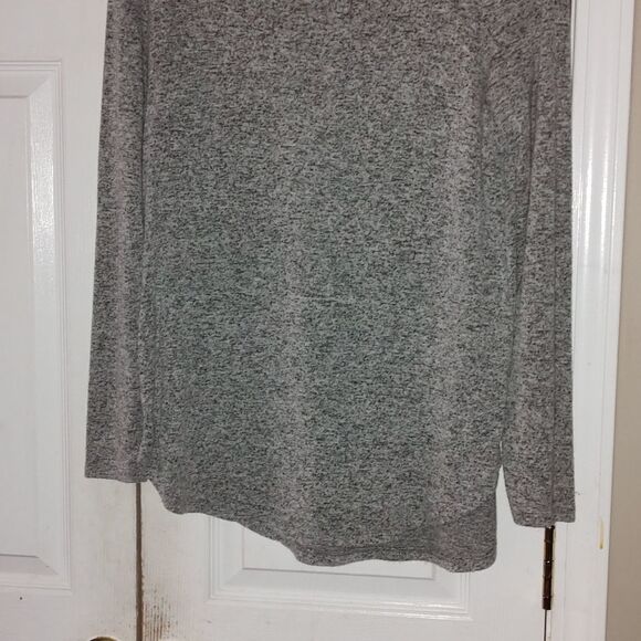 Old Navy gray soft light weight sweater shirt  Sz M - Picture 2 of 5